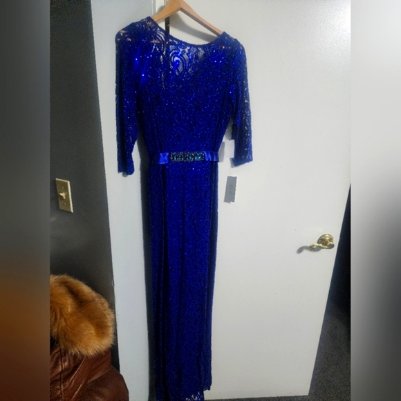 Teri Jon Sequins Belted Lace 3/4 sleeve long. - Picture 3 of 5